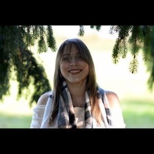 Meet your Posher, Paola